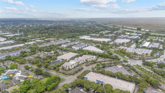 2775 NW 63rd Ct, Fort Lauderdale FL 33309