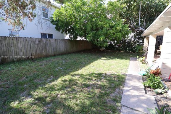1139 NE 10th Ave # 1, Fort Lauderdale FL 33304