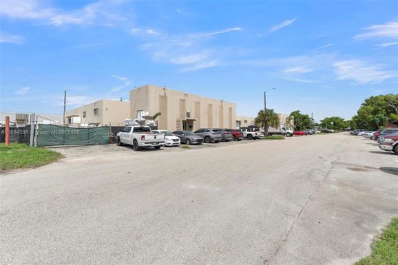 821 NW 57th Pl, Fort Lauderdale FL 33309