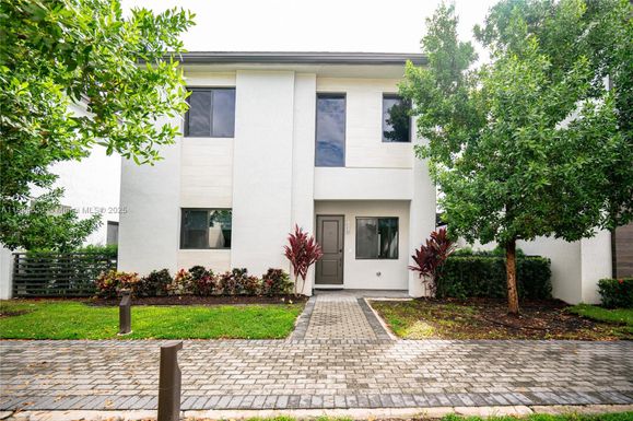 4332 NW 81st Ave, Doral FL 33166