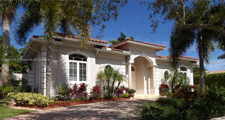 3710 Embassy Dr, West Palm Beach FL 33401