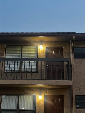 10002 Winding Lake Rd # 203, Sunrise FL 33351