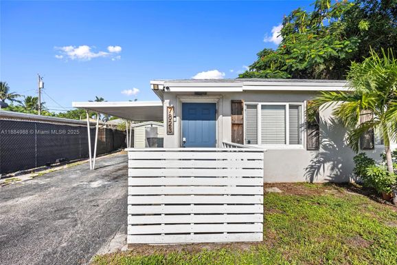 7823 Loomis St, Unincorporated Palm Beach County FL 33462