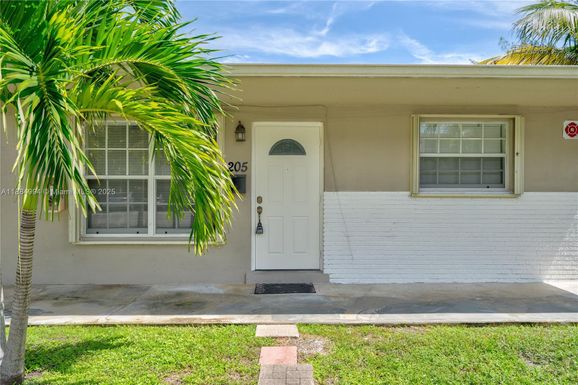 201 SW 9th Ave # 205, Hallandale Beach FL 33009