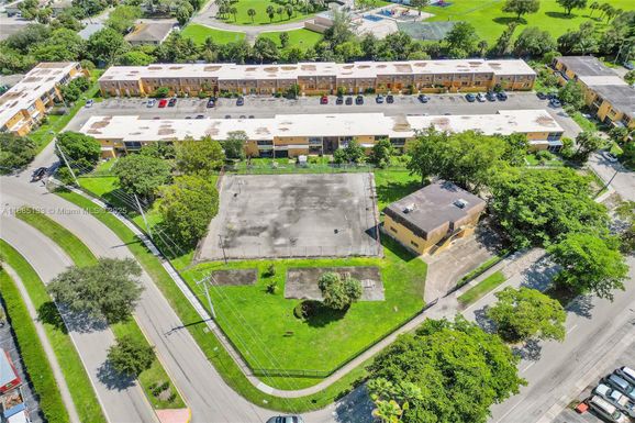 2600 NW 60th Ter, Sunrise FL 33313