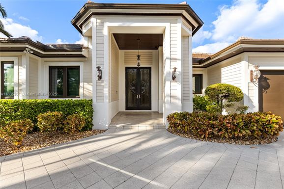 2381 NE 24th St, Lighthouse Point FL 33064