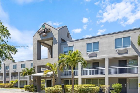 3959 NW 79th Ave, Doral FL 33166