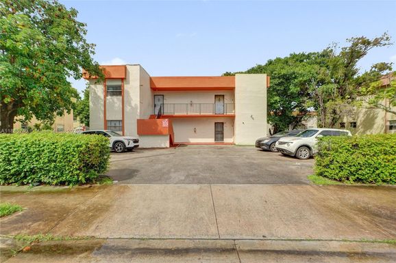 13980 NE 2nd Ct, Miami FL 33161