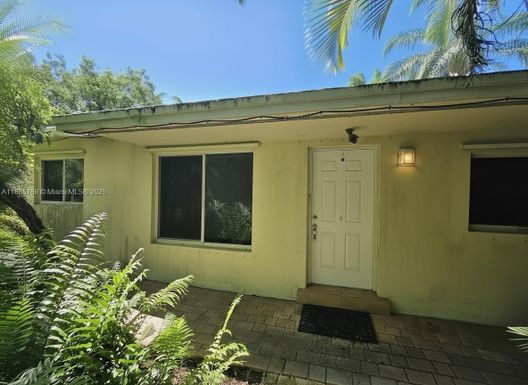10681 SW 47th St, Davie FL 33328