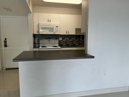 5731 NW 37th St # 219, Virginia Gardens FL 33166