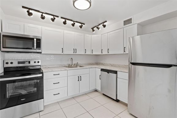 302 Wellington # C, West Palm Beach FL 33417