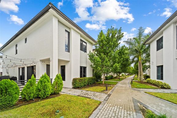 4420 NW 81st Ave # 0, Doral FL 33166