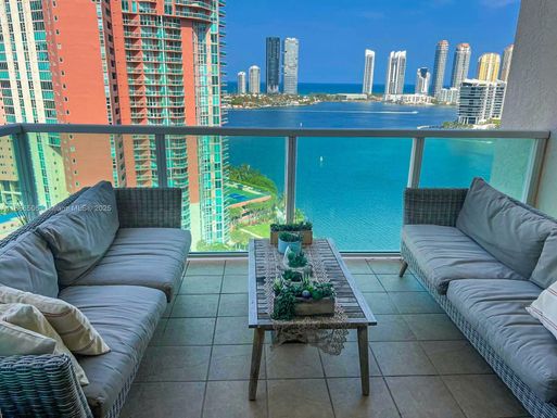 3330 NE 190th St # 1910, Aventura FL 33180