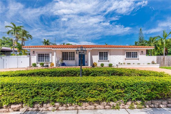 9901 SW 35th Ter, Miami FL 33165