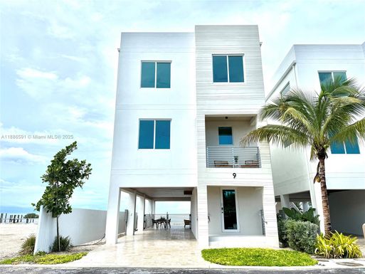 990 41st Gulf Street 9, Other City - In The State Of Florida FL 33050