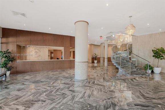 5401 Collins Ave # 9, Miami Beach FL 33140