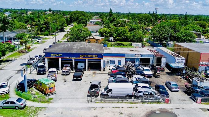 777 W Mowry Dr, Homestead FL 33030