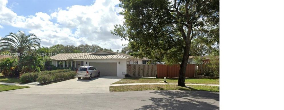 6020 SW 17th Ct, Plantation FL 33317