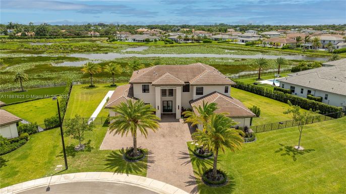 1830 Meadows Dr, Davie FL 33324