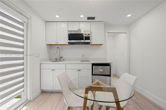 5855 SW 62nd St # 5, Miami FL 33143