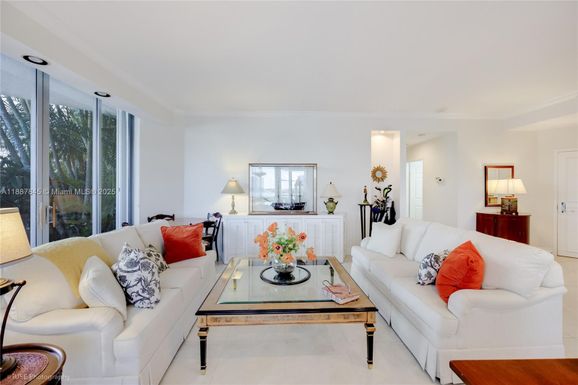 3530 Mystic Pointe Dr # 101, Aventura FL 33180