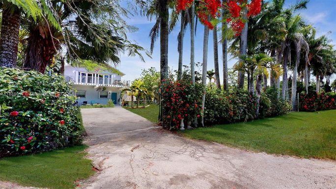 18475 SW 204th St, Miami FL 33187