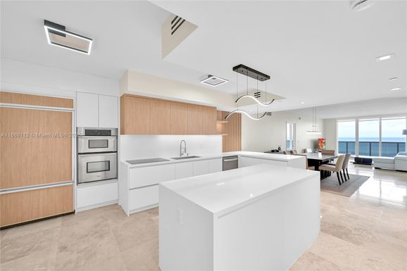 1800 S OCEAN DR # 2402, Hallandale Beach FL 33009