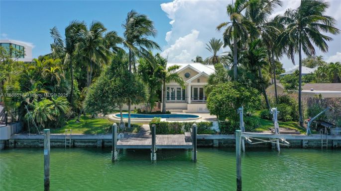 621 N Mashta Drive, Key Biscayne FL 33149