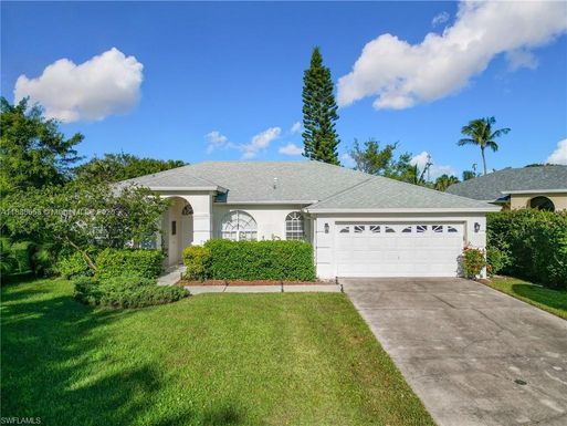 4991 Brixton Ct, Naples FL 34104