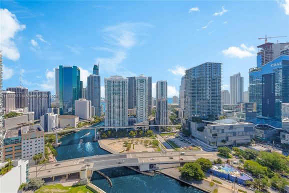 92 SW 3rd St # 3012, Miami FL 33130