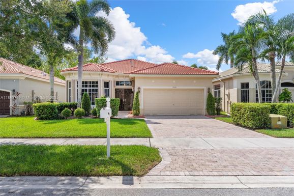 19324 SW 66th St, Pembroke Pines FL 33332