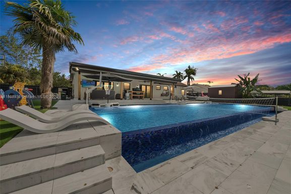 8840 SW 181st Ter, Palmetto Bay FL 33157