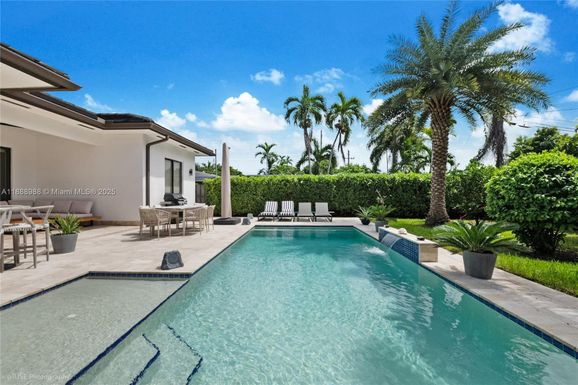 6236 SW 26th St, Miami FL 33155