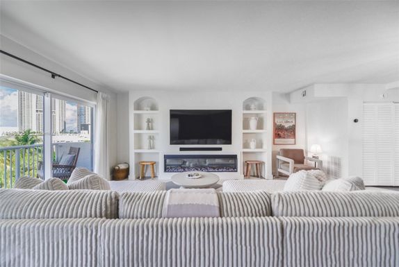 17800 Atlantic Blvd, Sunny Isles Beach FL 33160