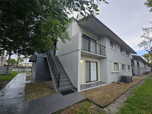 6901 NW 179th St # 212, Hialeah FL 33015