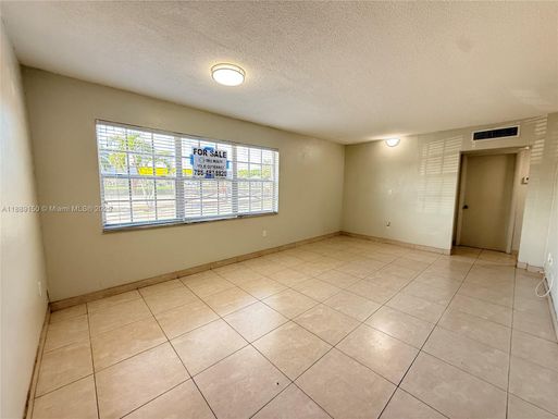 6575 W 4th Ave # 111, Hialeah FL 33012