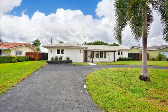 5712 NE 16th Ave, Fort Lauderdale FL 33334