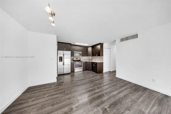 4480 NW 79th Ave # 2G, Doral FL 33166