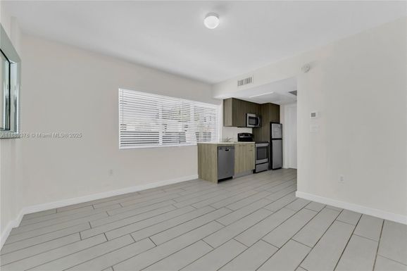 740 Meridian Ave # 18, Miami Beach FL 33139