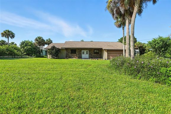 5006 pike ln, La Belle FL 33935