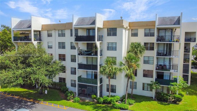 6190 Woodlands Blvd # 312, Tamarac FL 33319
