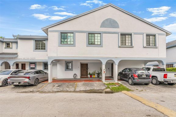 1555 SW 122nd Ave # 4, Miami FL 33184