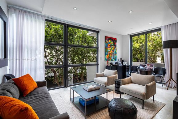 1024 Lenox Ave # 8, Miami Beach FL 33139