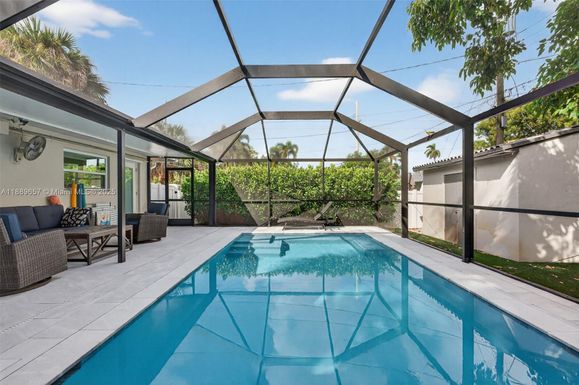 839 SW 16th St, Fort Lauderdale FL 33315