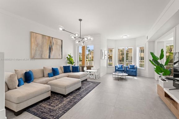 3172 NE 211th St, Aventura FL 33180