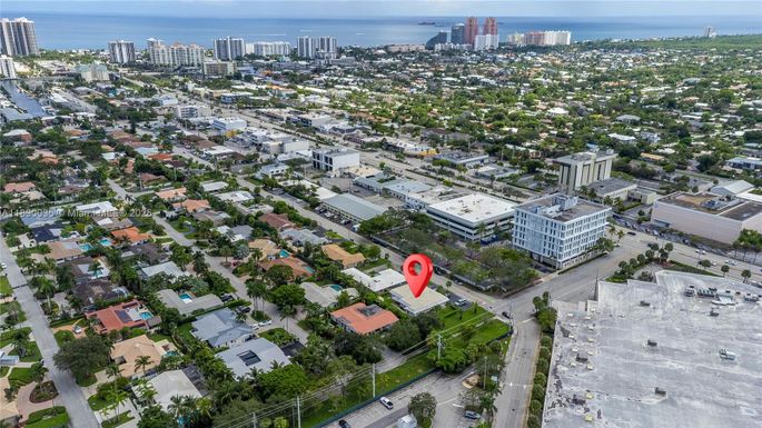 2601 NE 32nd St, Fort Lauderdale FL 33306