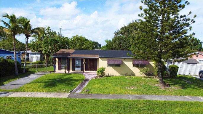 1265 NW 187th St, Miami Gardens FL 33169