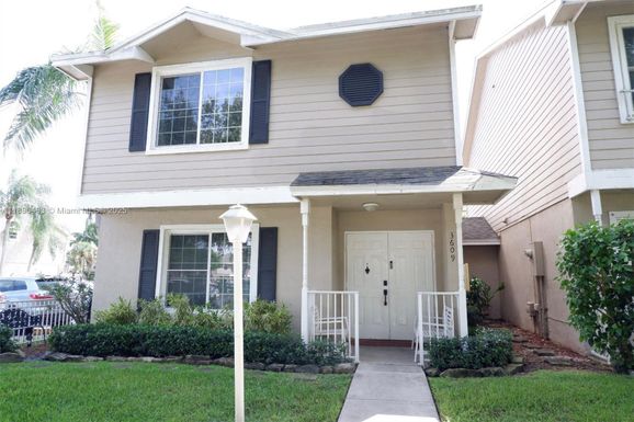 3609 NW 122nd Ter, Sunrise FL 33323