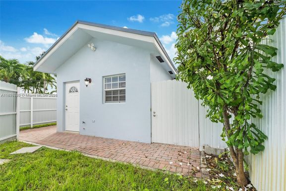 11480 SW 42nd Ter # 2, Miami FL 33165