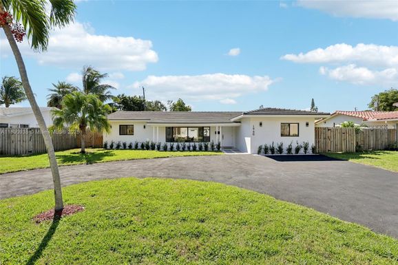 1960 NE 32nd St, Lighthouse Point FL 33064